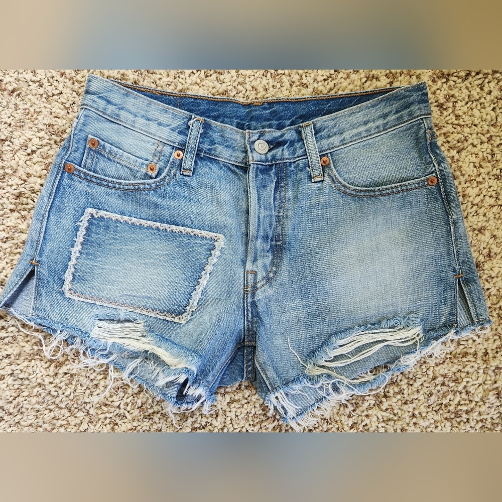 LEVIS Distressed Mid Rise Button fly Cutoff Short
